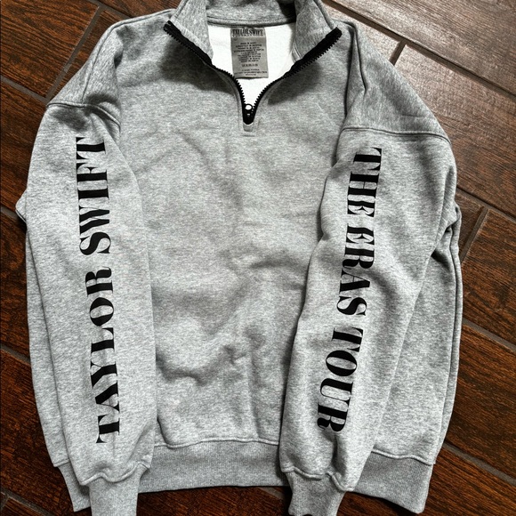 Eras Tour half zip sweatshirt 🫶🏻 - Picture 2 of 3